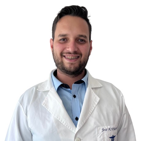 Dr. Alejandro Villanueva, Pediatra - Puericultor