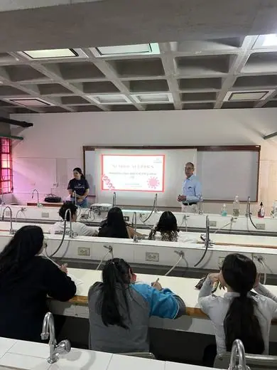 Charla sobre sífilis · Facultad de Bioanálisis — foto 3