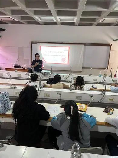 Charla sobre sífilis · Facultad de Bioanálisis — foto 7